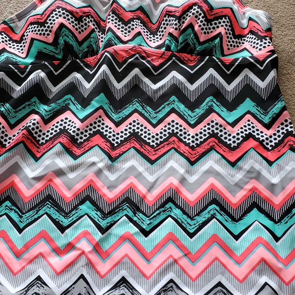 Woman's bathinsuit top